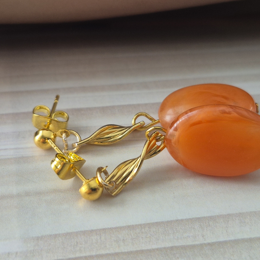 Vibrant Gold Tone Orange Amber Acrylic Bead Droplet Earrings Light Minimalist - Picture 3 of 7